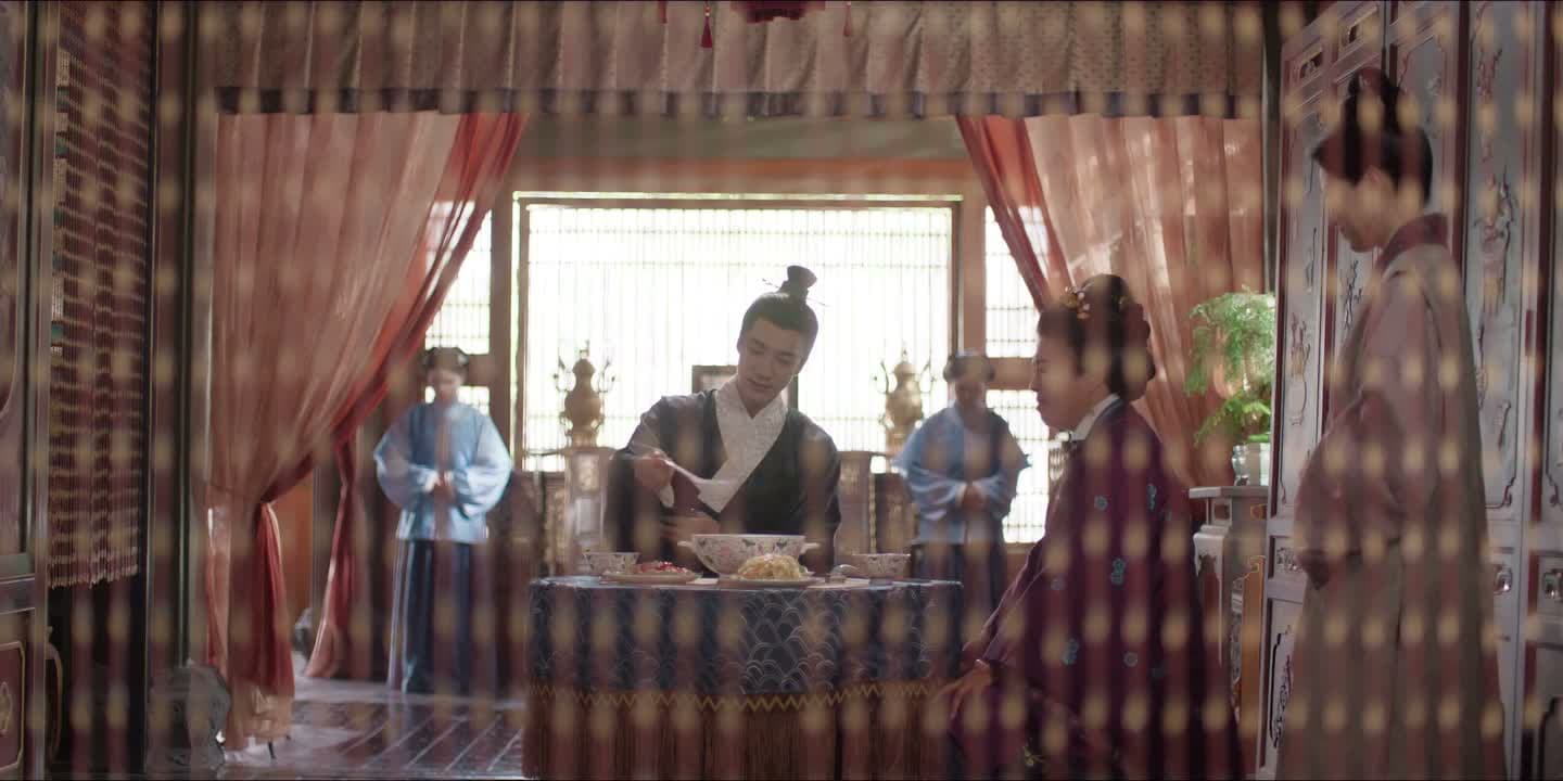 一个个满肚子的心眼儿