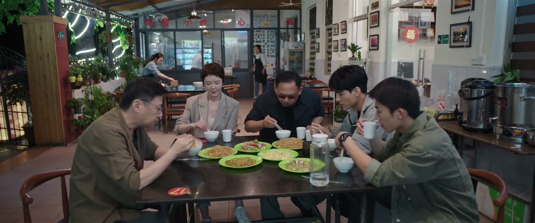 吃完了还得送餐去