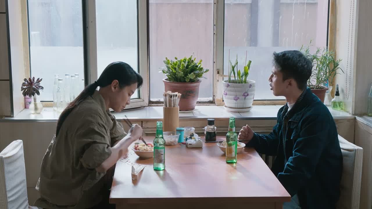 我崇拜她 膜拜她
