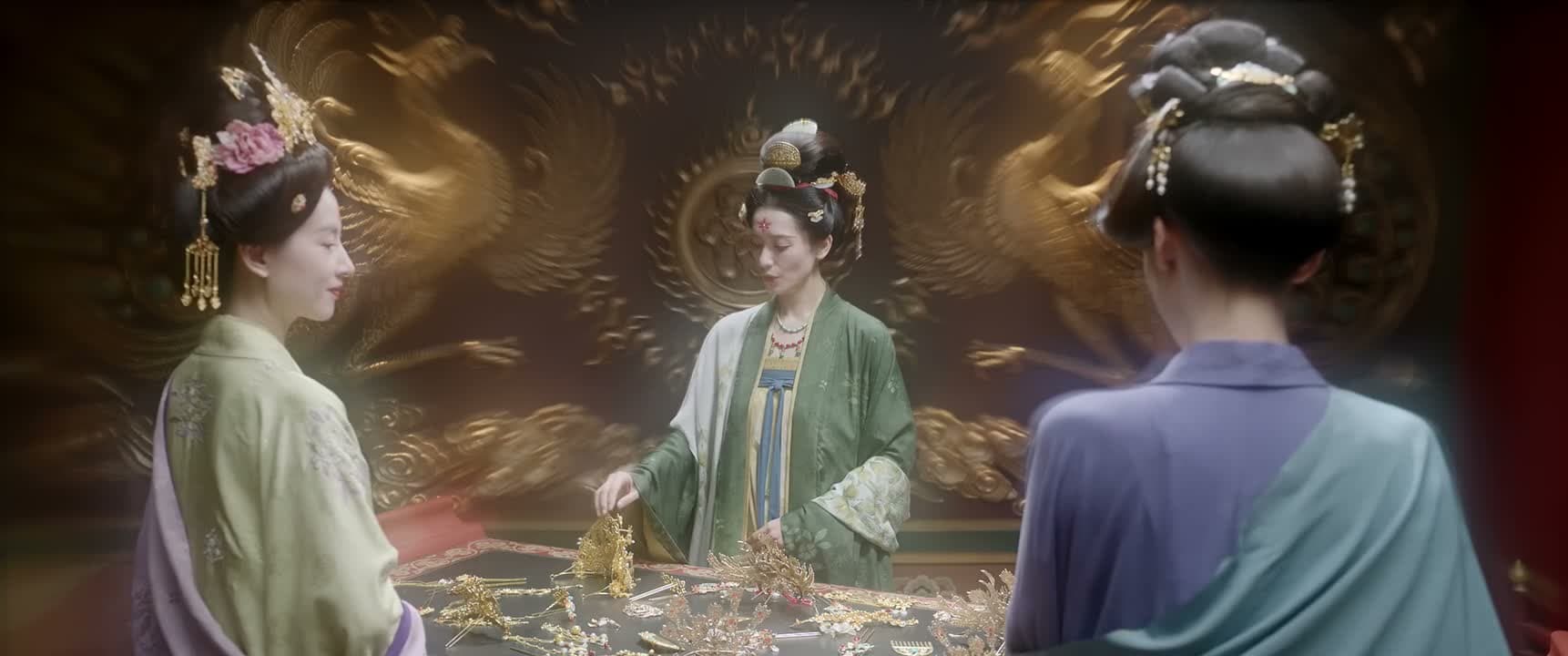 凤冠霞帔 母仪天下